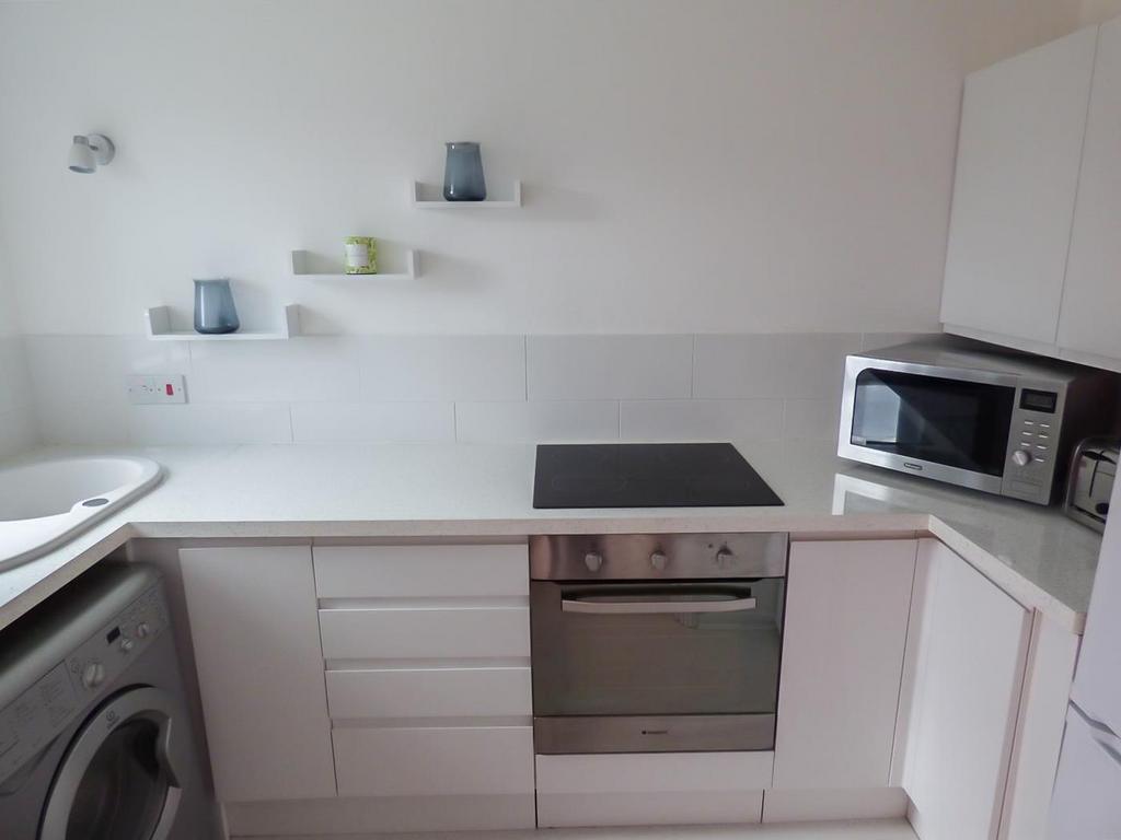 Kitchen: