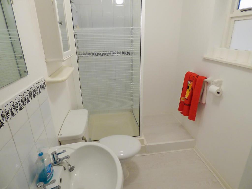 Shower room: