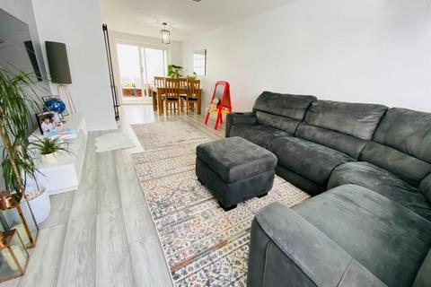191 Hazeldene Road, Northampton, NN2 7NZ