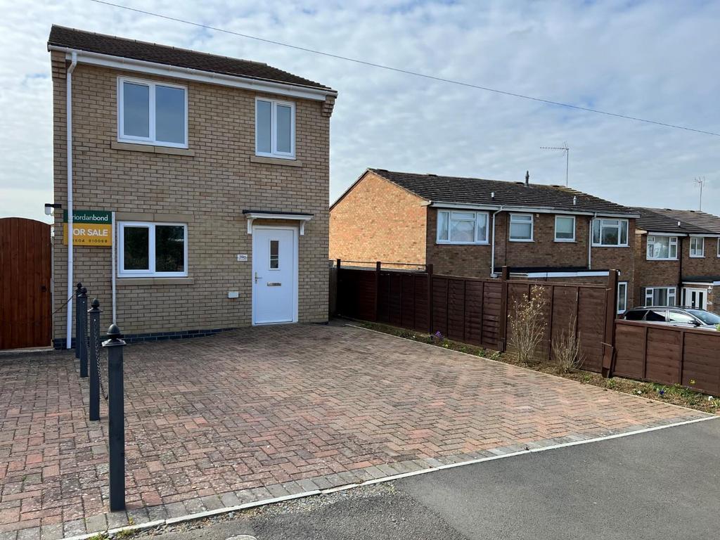Manor Road, Earls Barton, Northamptonshire NN6 2 bed detached house for sale £255,000