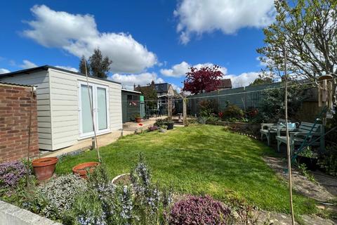 4 Barons Way, Northampton, NN2 8HP
