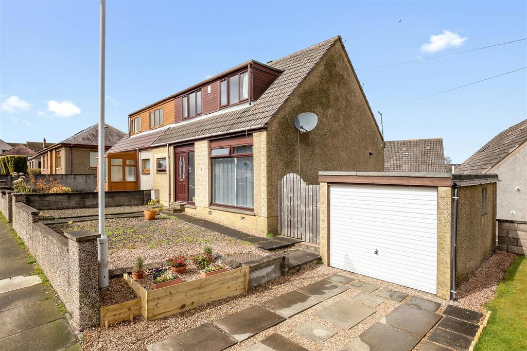 9 The Avenue, Lochgelly, KY5 9LL 2 bed semidetached house £135,000
