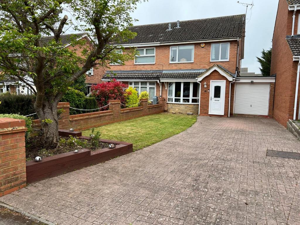 Quorn Close, Wellingborough, Northamptonshire NN8 3 bed semidetached