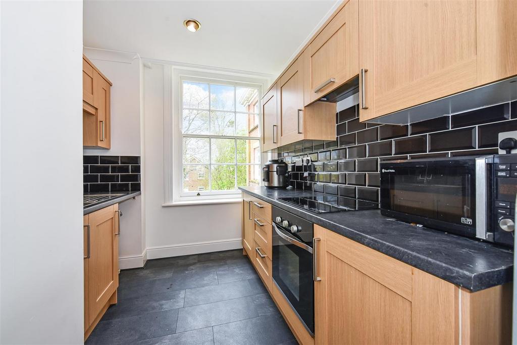 Montfort College, Romsey, Hampshire 1 bed flat for sale £215,000