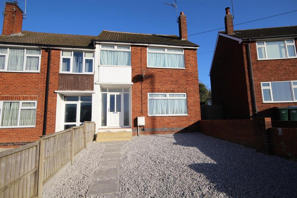 London Road, Coventry 3 bed end of terrace house £975 pcm (£225 pw)