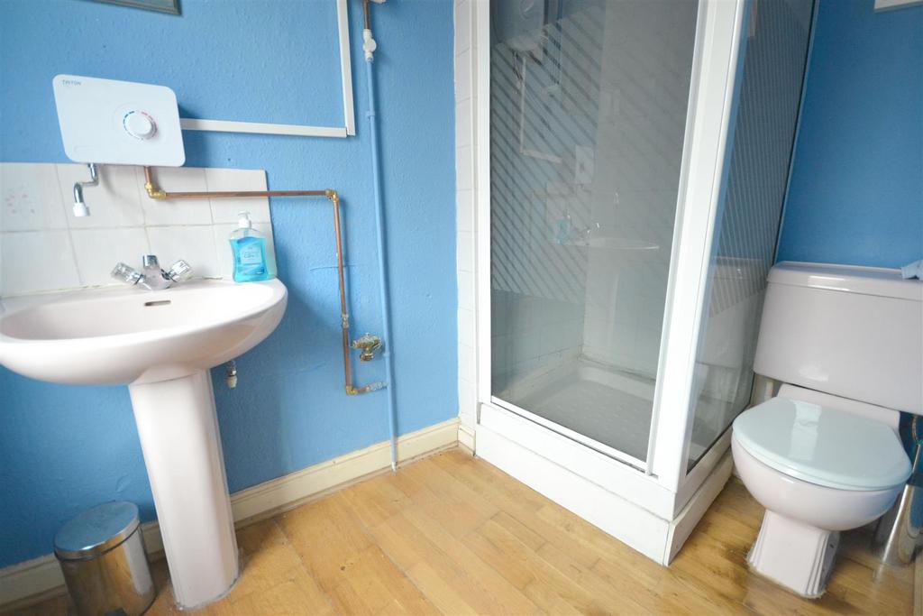 En suite shower room