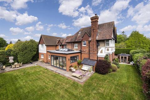 5 bedroom detached house for sale, Tonbridge / Hildenborough Borders