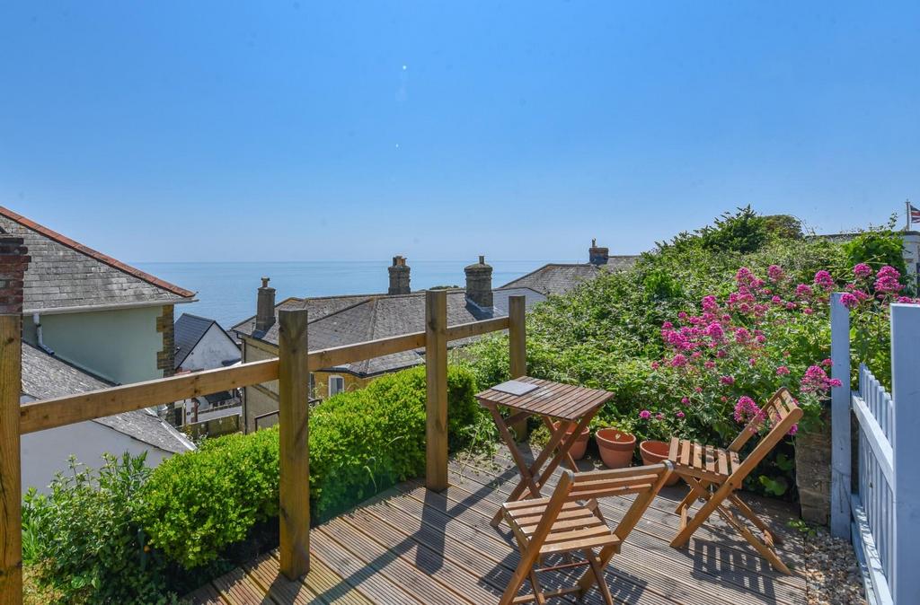  CHAIN FREE Madeira Road, Ventnor 3 bed apartment £350,000