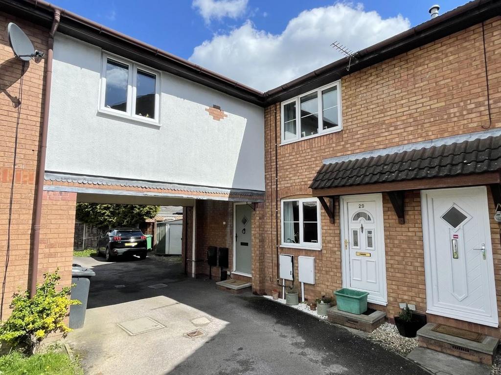 Road, Abbeymead, Gloucester 3 bed terraced house £230,000