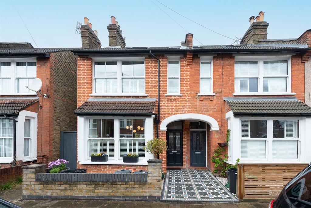 Shortlands Gardens, Shortlands, BR2 3 bed end of terrace house for sale