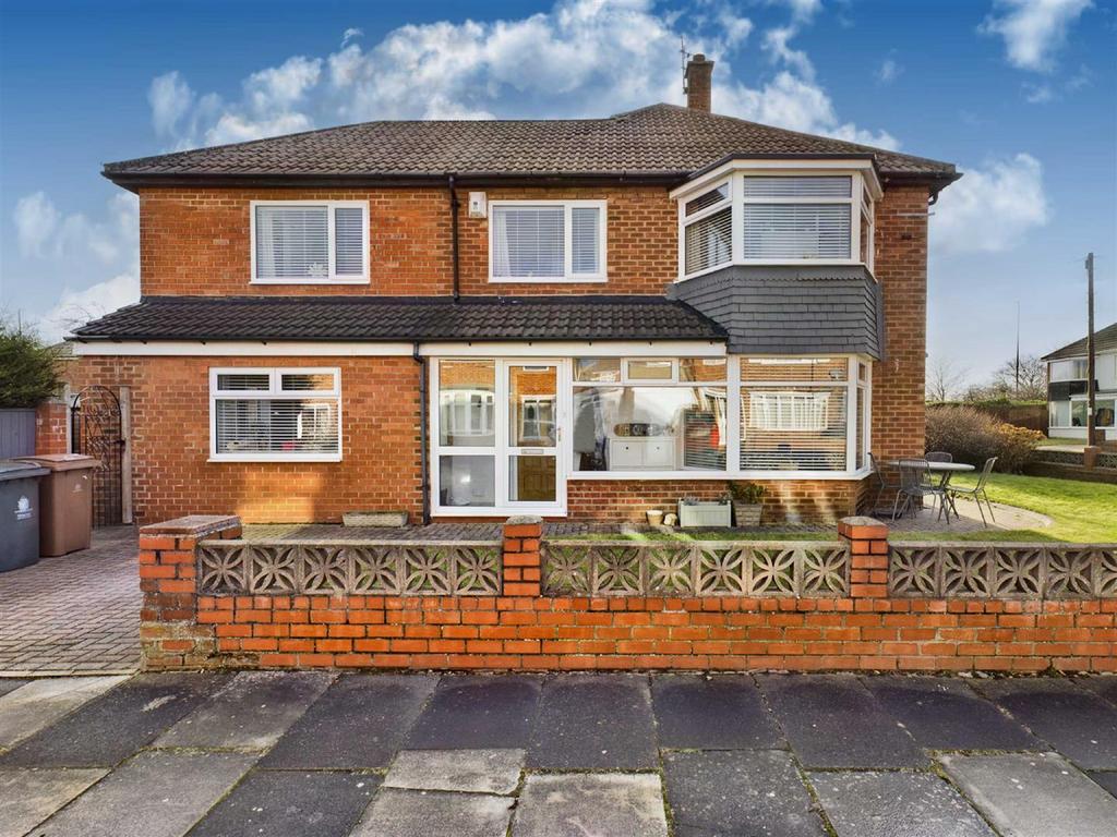 Neasdon Crescent, Tynemouth 4 bed semidetached house £430,000