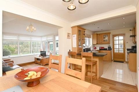 28 Leyfield Road, Sheffield, S17 3EE