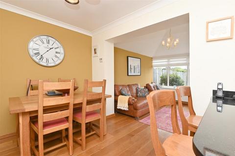 28 Leyfield Road, Sheffield, S17 3EE