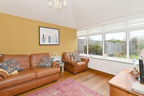 28 Leyfield Road, Sheffield, S17 3EE