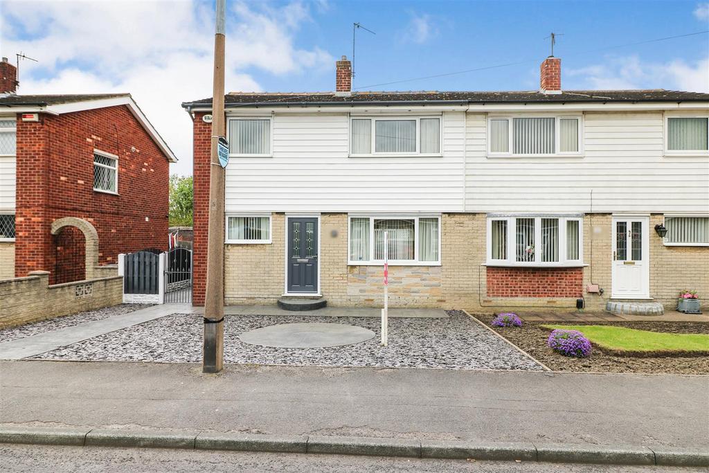 Victoria Road, Parkgate, Rotherham 2 bed semidetached house £115,000