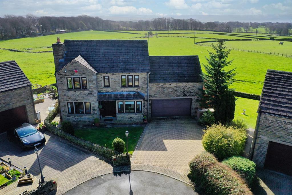 Stocksfield View, Queensbury, Bradford 5 bed detached house for sale