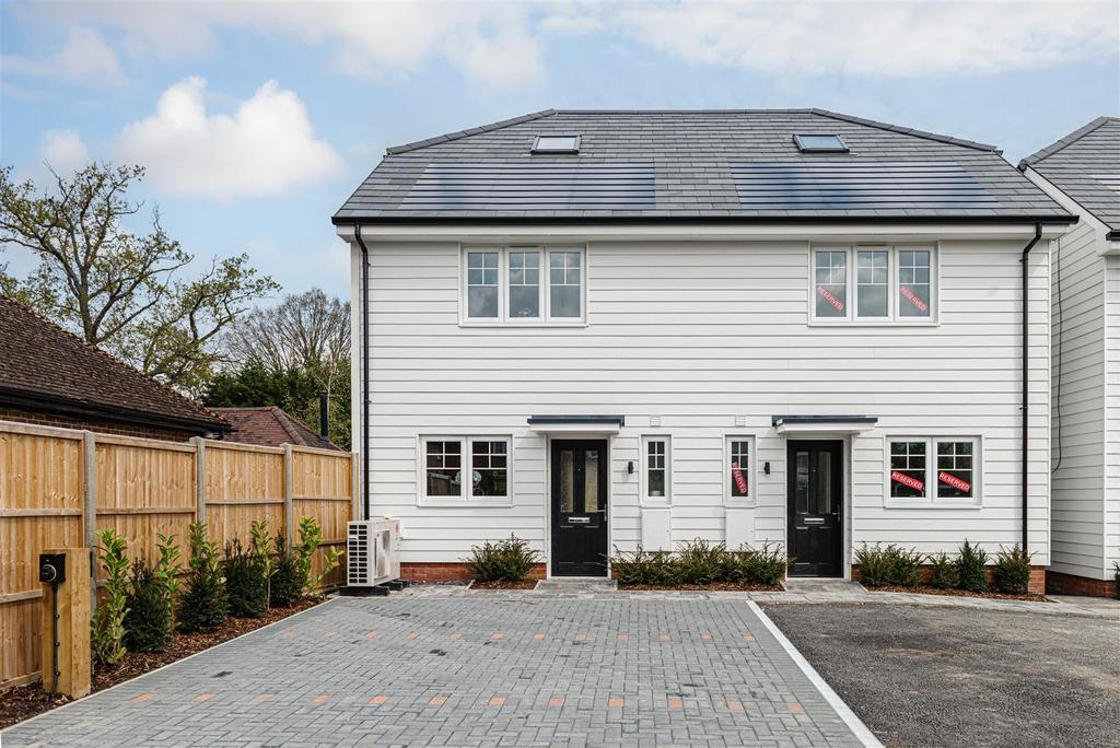 The Street, Charlwood, Horley 3 bed semidetached house for sale £500,000