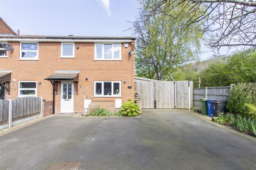 Broadoaks Close, Chesterfield 3 bed townhouse for sale £215,000