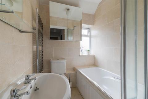 274 Hook Road, Epsom, KT19 8QT
