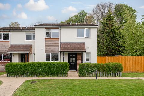 15 Oak Glade, Epsom, KT19 8ND