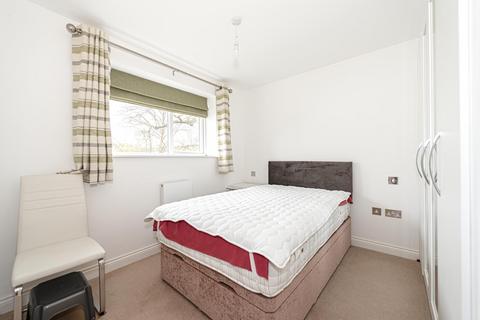 15 Oak Glade, Epsom, KT19 8ND