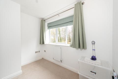 15 Oak Glade, Epsom, KT19 8ND