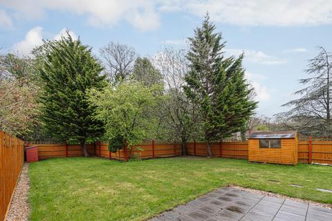 15 Oak Glade, Epsom, KT19 8ND