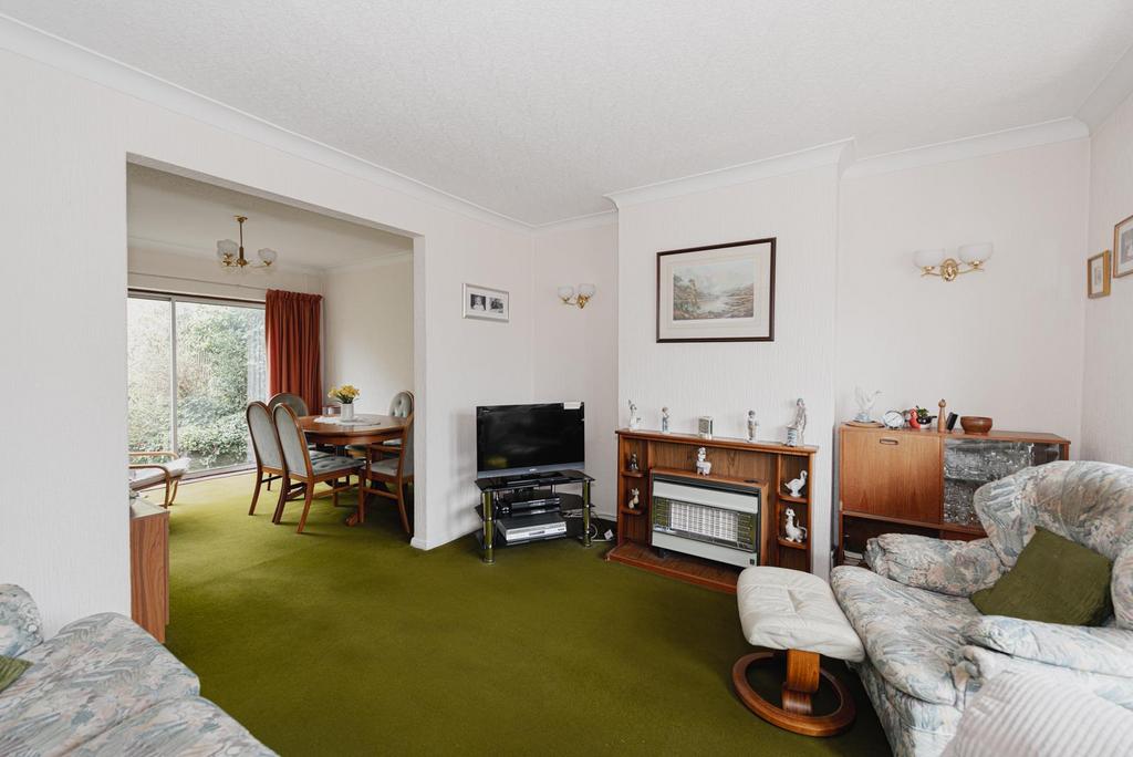 The Greenway, Epsom 3 bed semidetached house £585,000