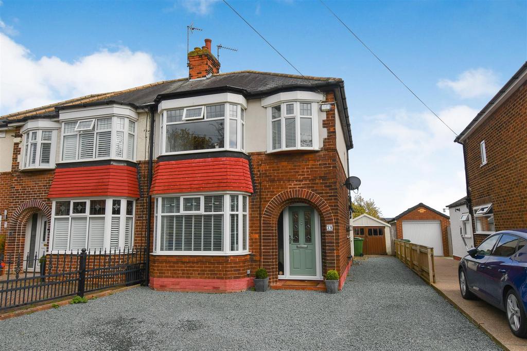 Gorton Road, Willerby, Hull 3 bed semidetached house for sale £280,000