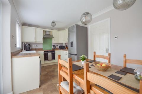 84 Ashdene Close, Willerby, Hull, HU10 6LF