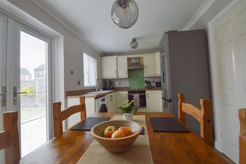 84 Ashdene Close, Willerby, Hull, HU10 6LF