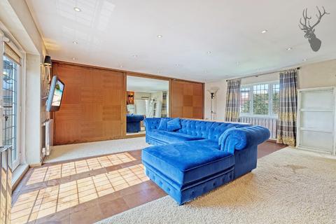 2 Halley Road, Waltham Abbey, EN9 3XR