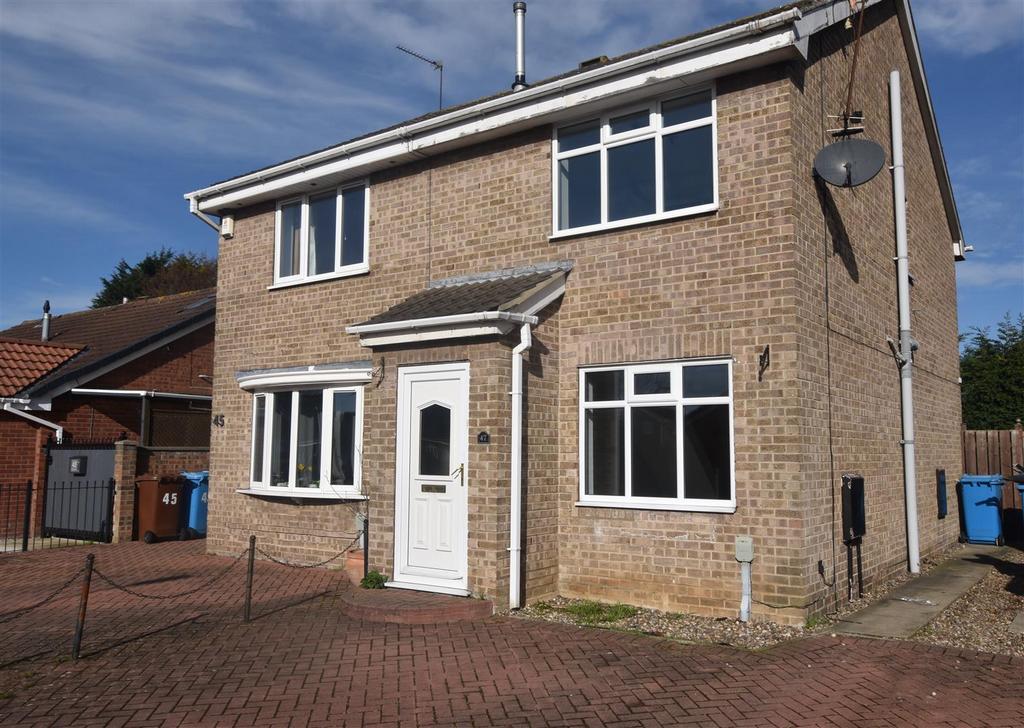 Evergreen Drive, Hull HU6 2 bed semidetached house £145,000