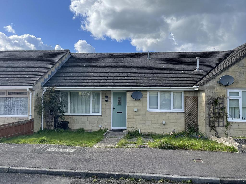 Roman Way, BourtonOnTheWater, Cheltenham 2 bed terraced bungalow for