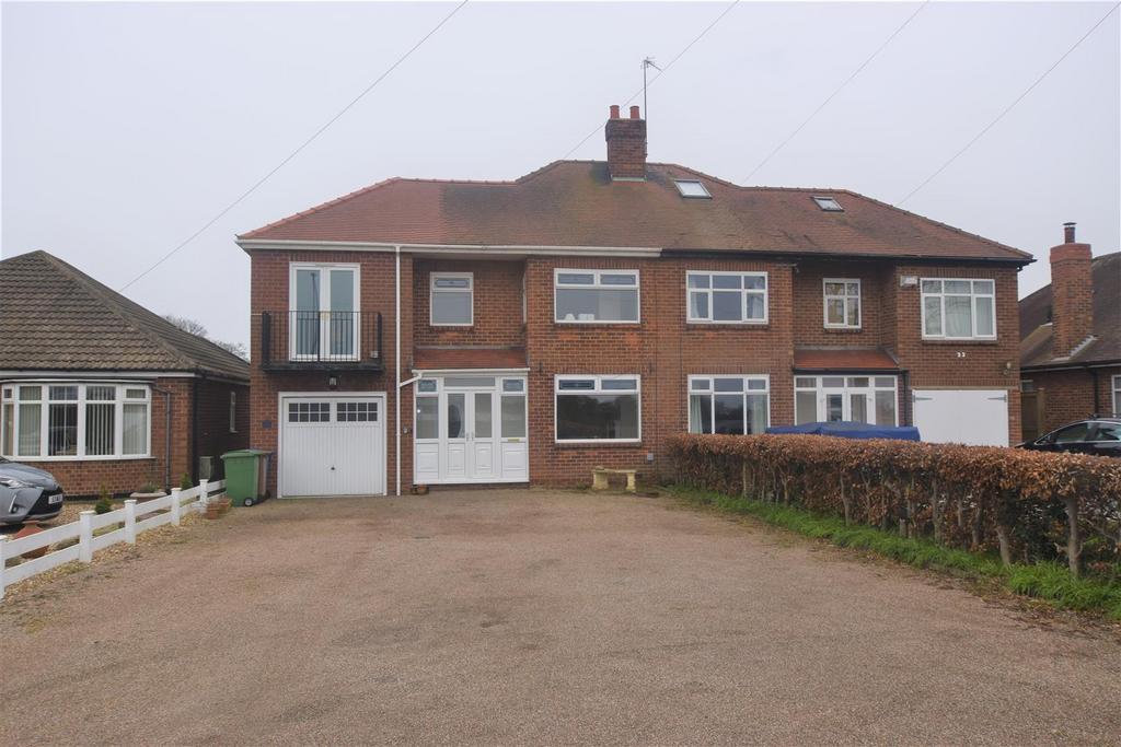 Hull Road, Hornsea HU18 4 bed detached house £320,000