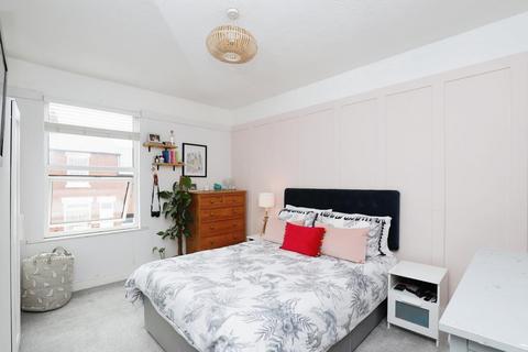 25 Broxholme Road, Sheffield, S8 8TA