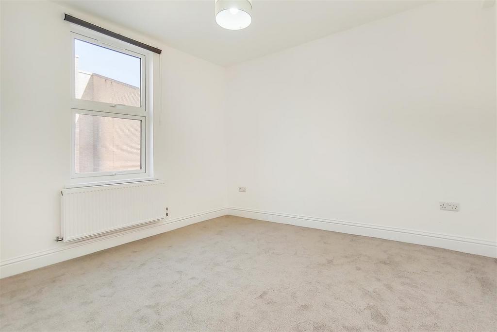 10 Bedroom 2-0.jpg