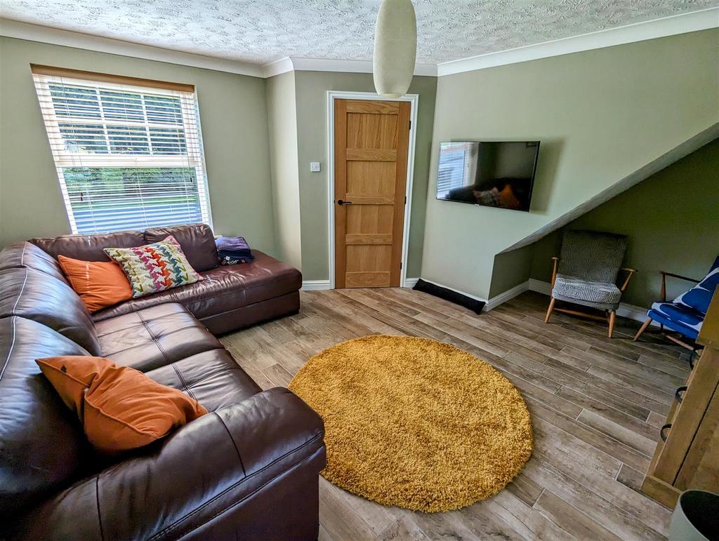 Wakehurst Close, Maple Park, Nuneaton 3 bed detached house for sale £