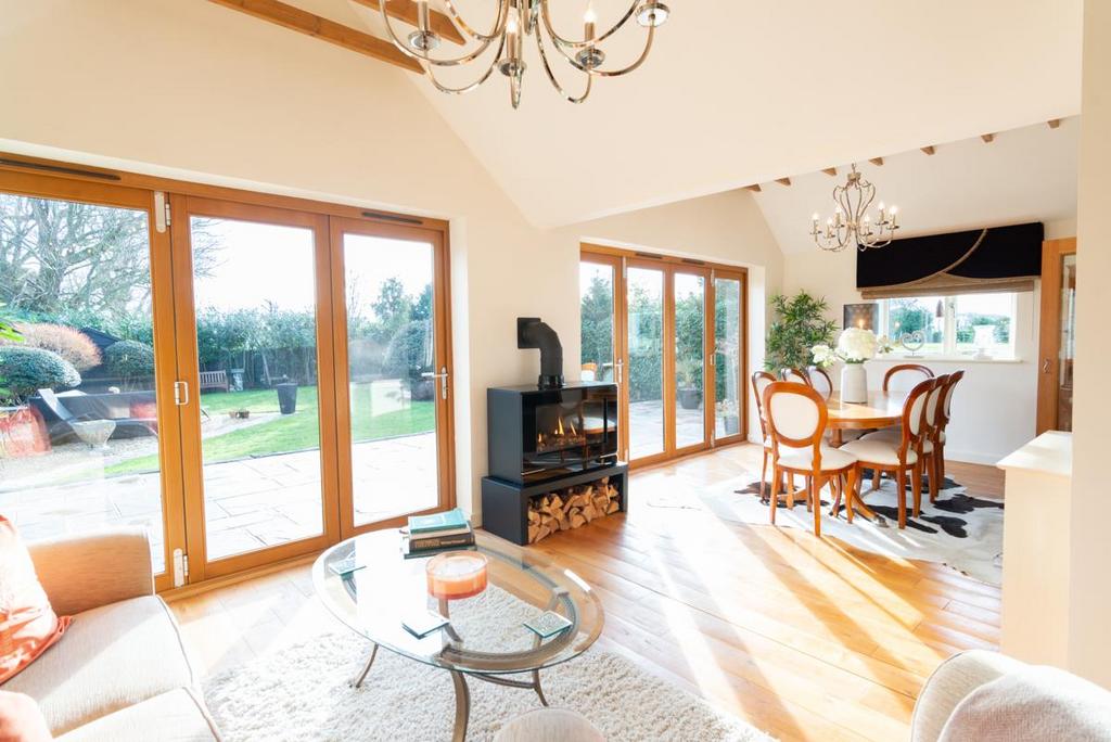 Extended dining/family area