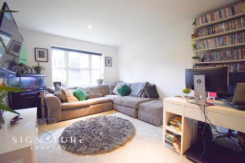 Flat 19, Bovingdon Court Windsor Close, Bovingdon, Hemel Hempstead, HP3 0QU
