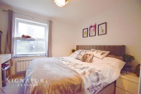 Flat 19, Bovingdon Court Windsor Close, Bovingdon, Hemel Hempstead, HP3 0QU