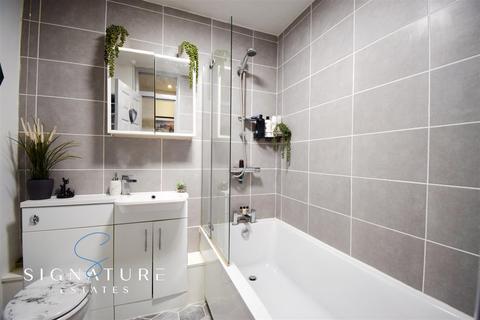 Flat 19, Bovingdon Court Windsor Close, Bovingdon, Hemel Hempstead, HP3 0QU