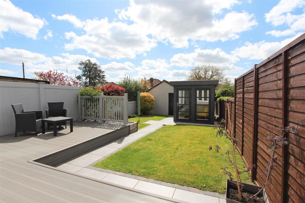 Central Avenue, Hanham, Bristol 3 bed house £425,000