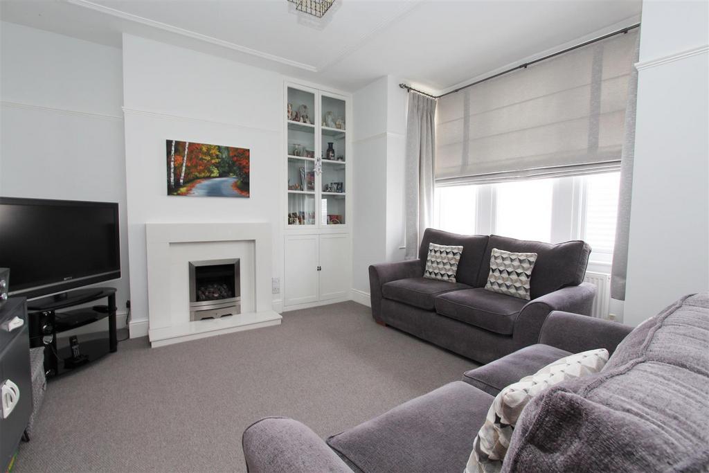 Central Avenue, Hanham, Bristol 3 bed house £425,000
