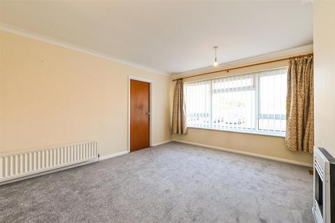 3 bedroom semi-detached house for sale - Ross Close, Nyetimber