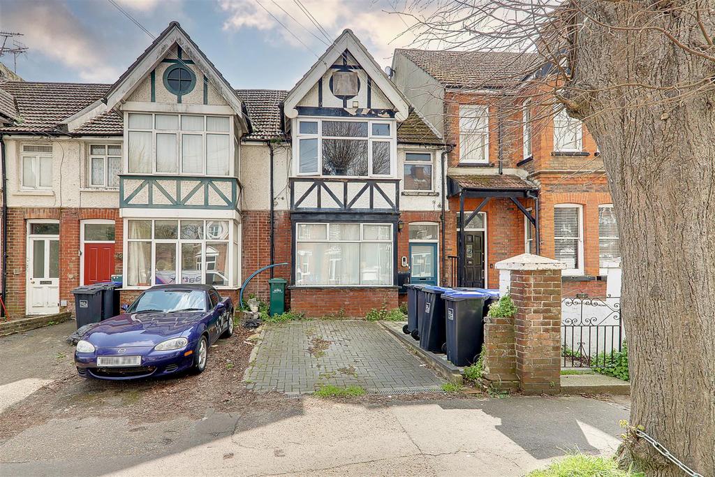 7 Pavilion Road, Worthing, BN11 Studio £725 pcm (£167 pw)