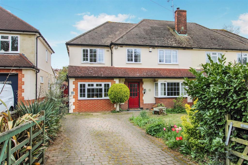 Ongar Road, Pilgrims Hatch, Brentwood 4 bed semidetached house for