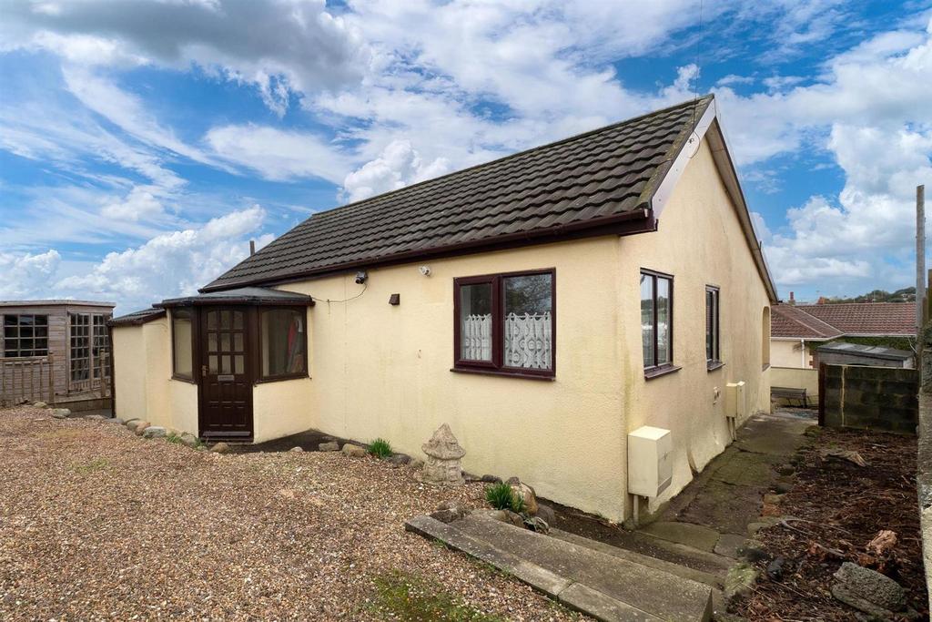 Pasture Road, Hornsea HU18 2 bed detached bungalow - £235,000