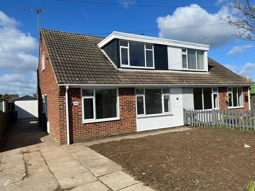 Draycott Avenue, Hornsea HU18 3 bed semidetached bungalow for sale £