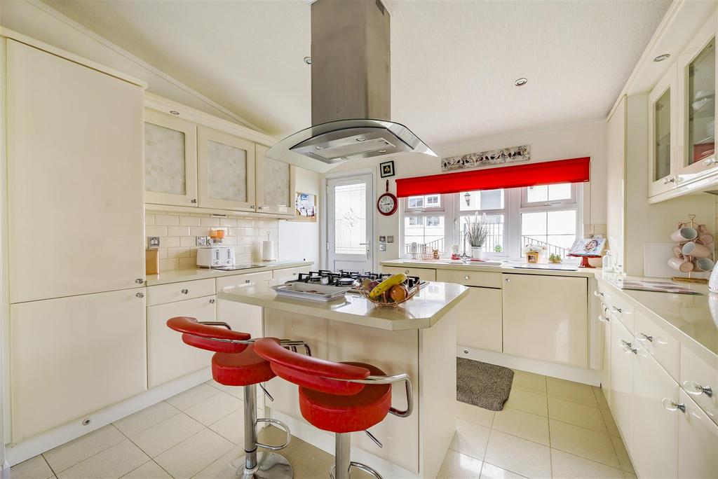 Millers Way, Harrietsham, Maidstone 3 bed mobile home £215,000